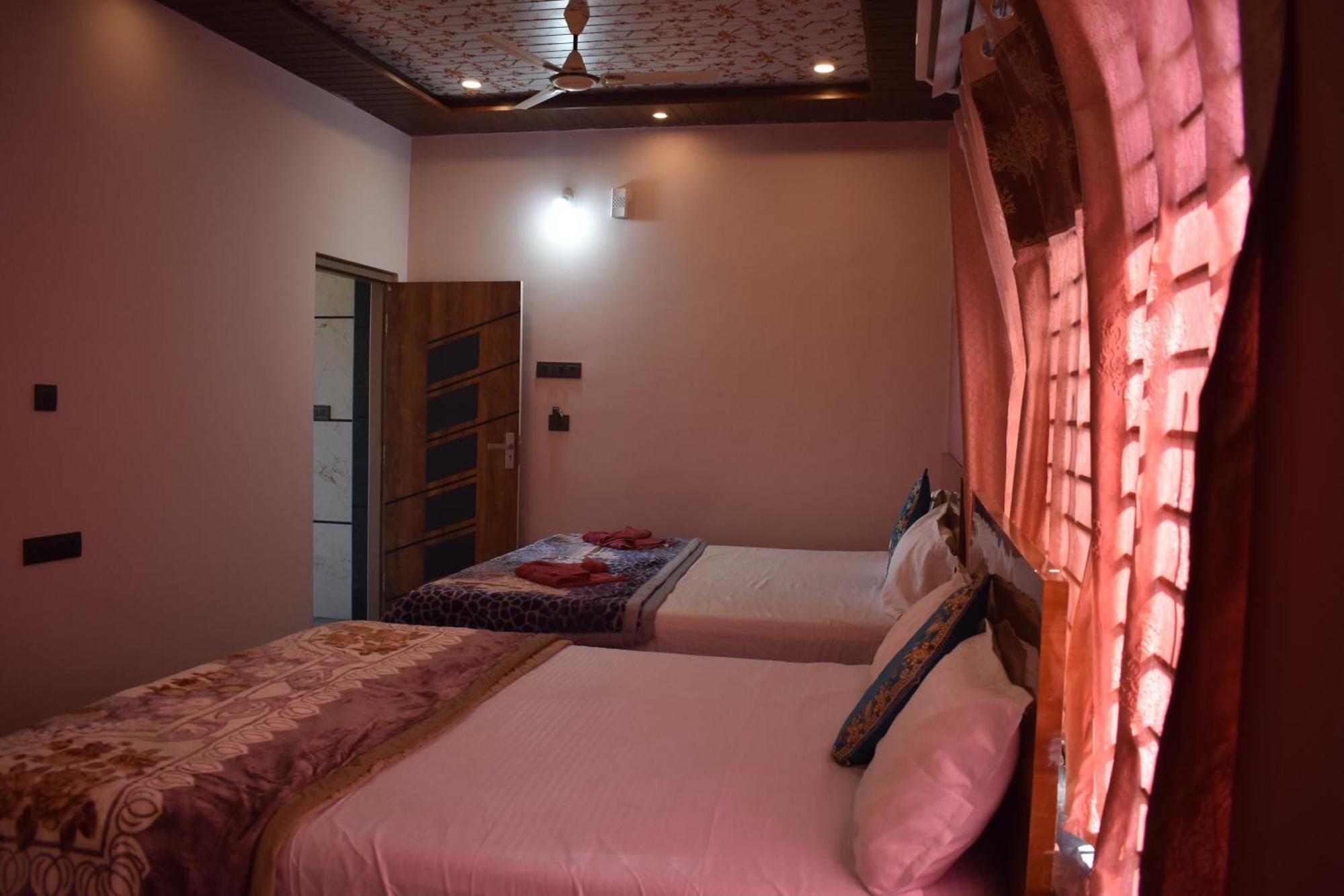 Manoj Homestay Hampi Zewnętrze zdjęcie